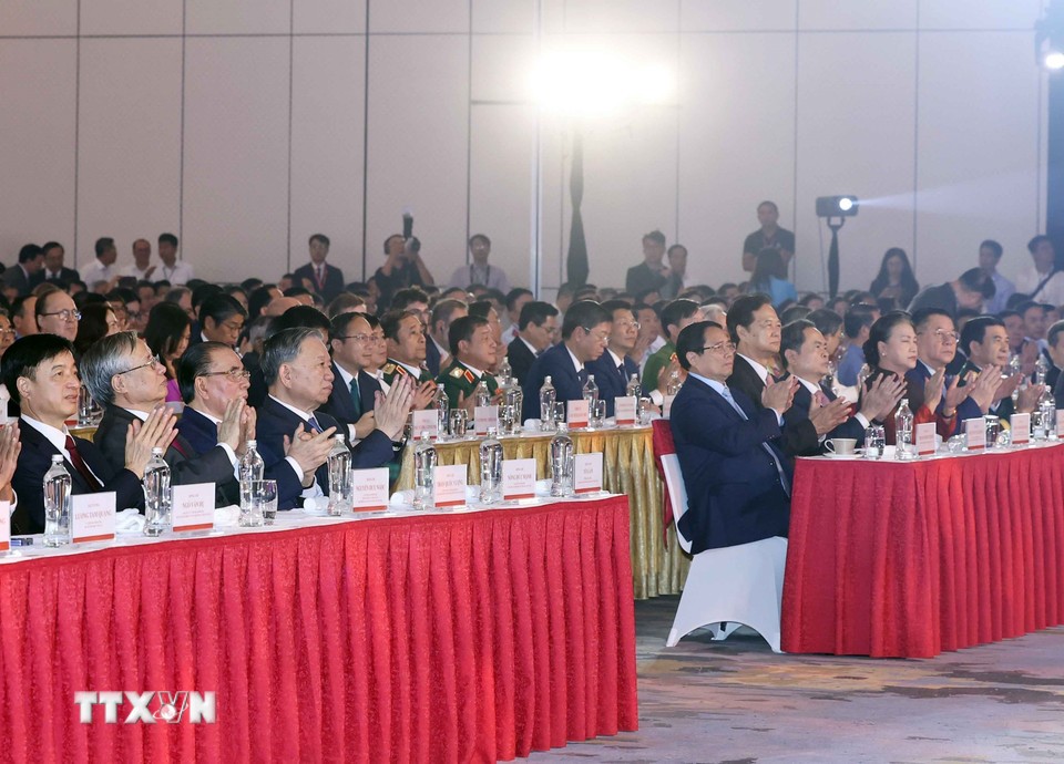 Triển lãm thành tựu đất nước là một “trường học sống động”