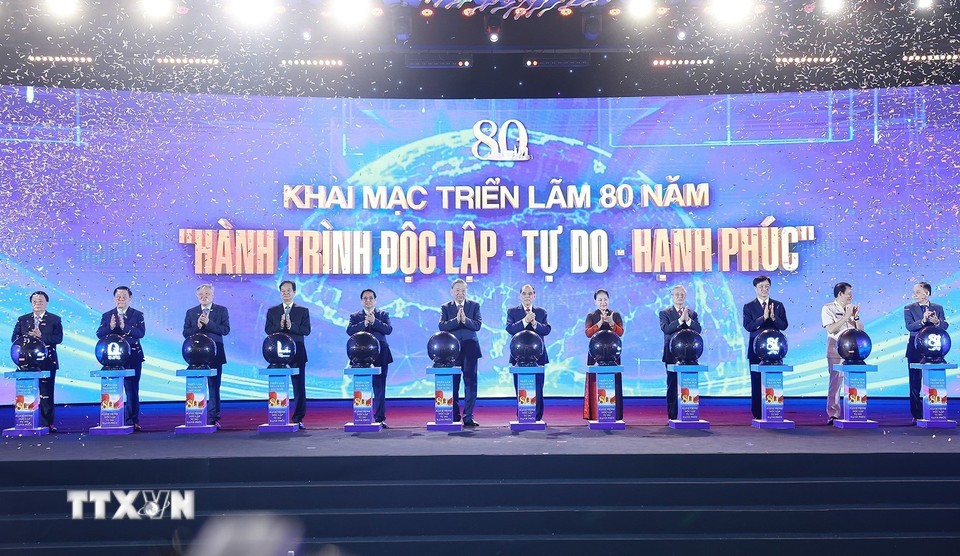 Triển lãm thành tựu đất nước là một “trường học sống động”