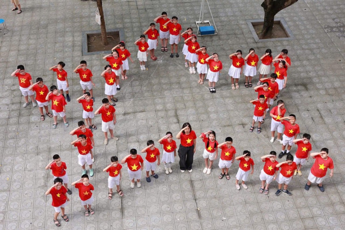 Trường lớp ở Thủ đô Hà Nội rực rỡ cờ hoa, lan tỏa lòng tự hào dân tộc