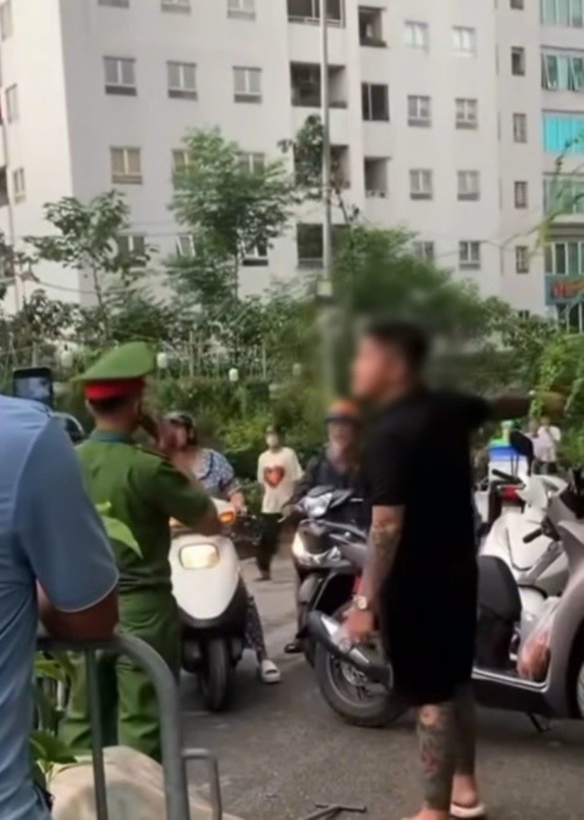 Hà Nội xử lý nghiêm đối tượng gây rối, thách thức lực lượng công an tại chốt bảo vệ A80 Hà Nội xử lý nghiêm đối tượng gây rối, thách thức lực lượng Công an tại chốt bảo vệ A80