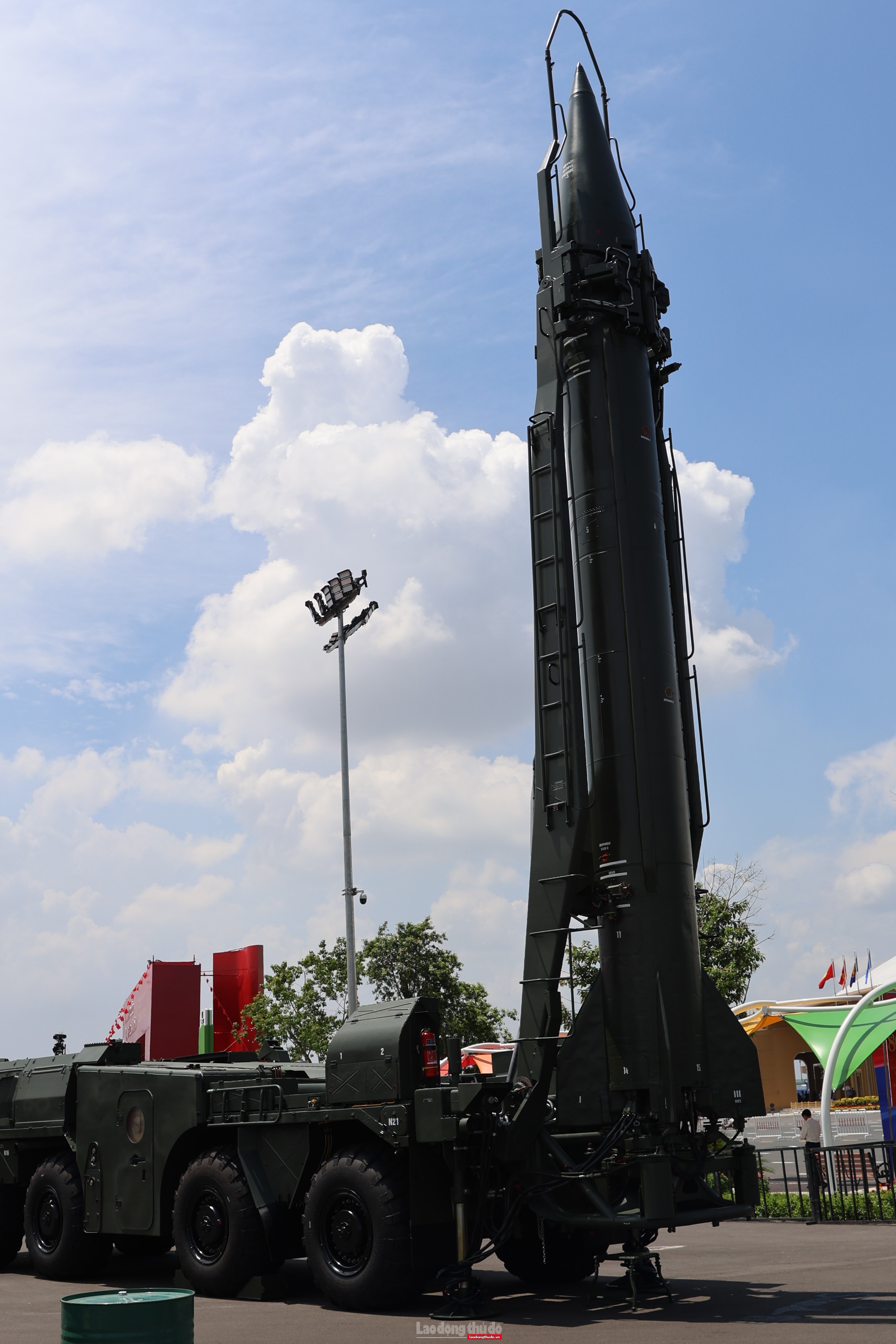 Cận cảnh các khí tài quân sự hiện đại của Việt Nam Cận cảnh các khí tài quân sự hiện đại của Việt Nam