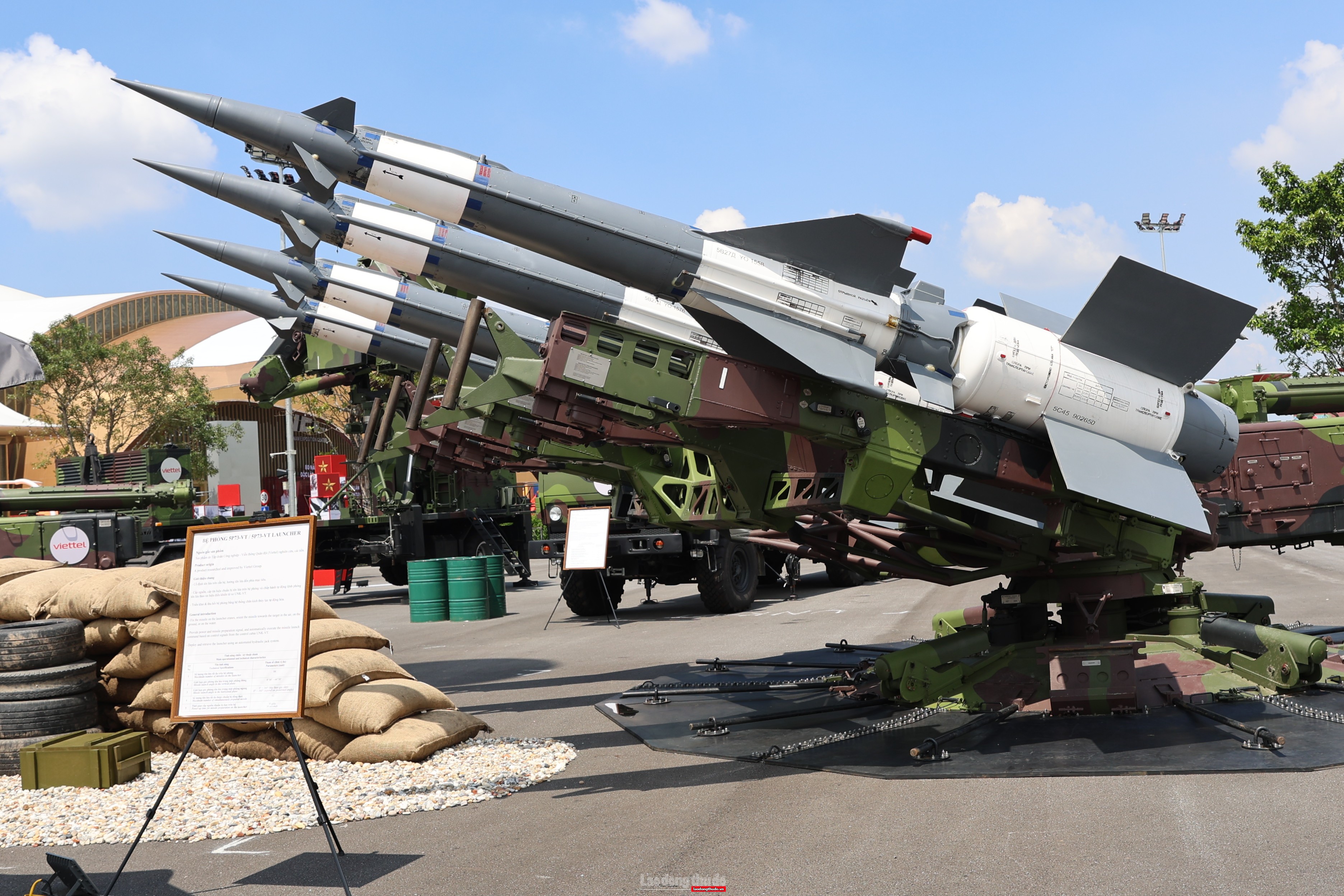 Cận cảnh các khí tài quân sự hiện đại của Việt Nam Cận cảnh các khí tài quân sự hiện đại của Việt Nam