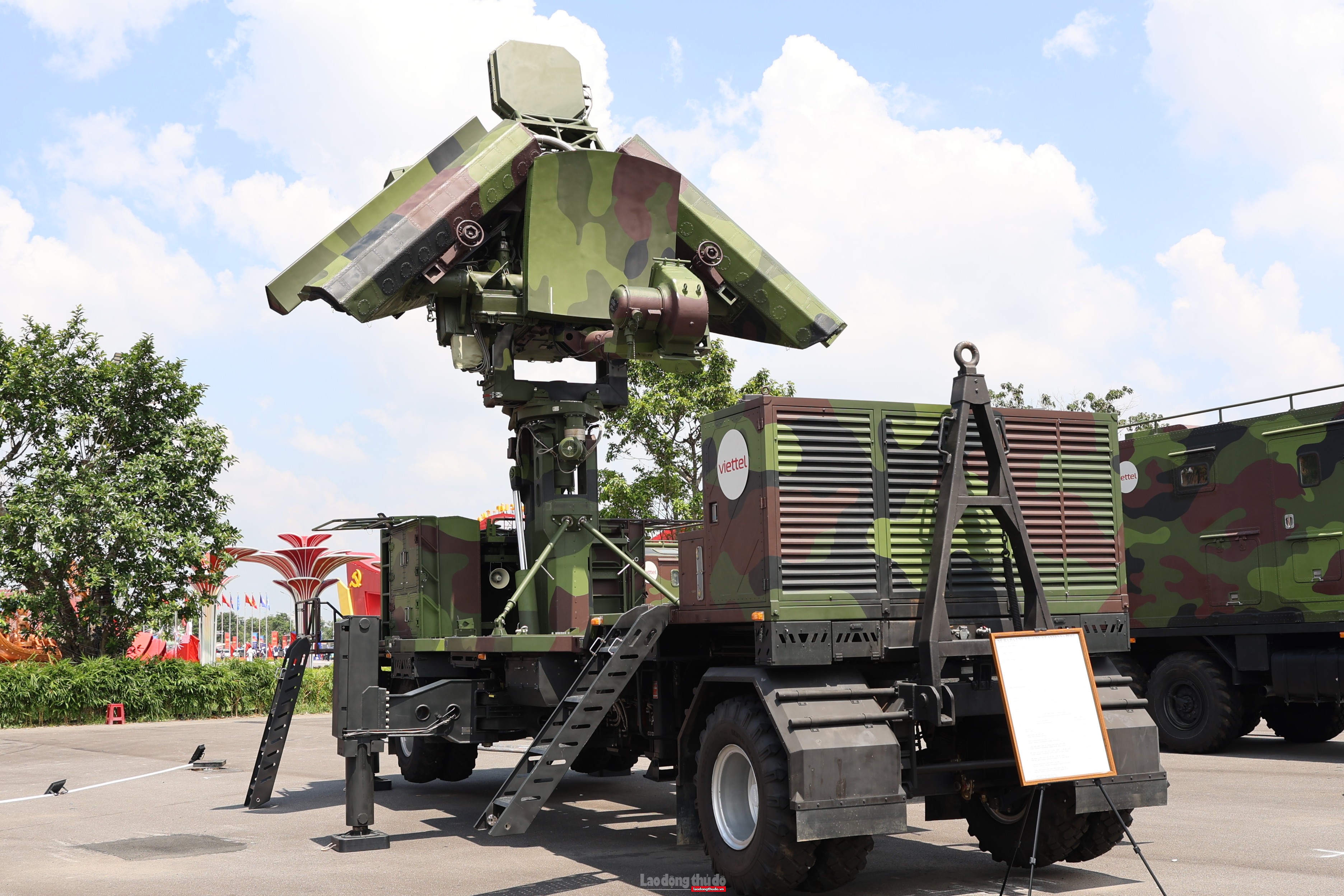 Cận cảnh các khí tài quân sự hiện đại của Việt Nam Cận cảnh các khí tài quân sự hiện đại của Việt Nam