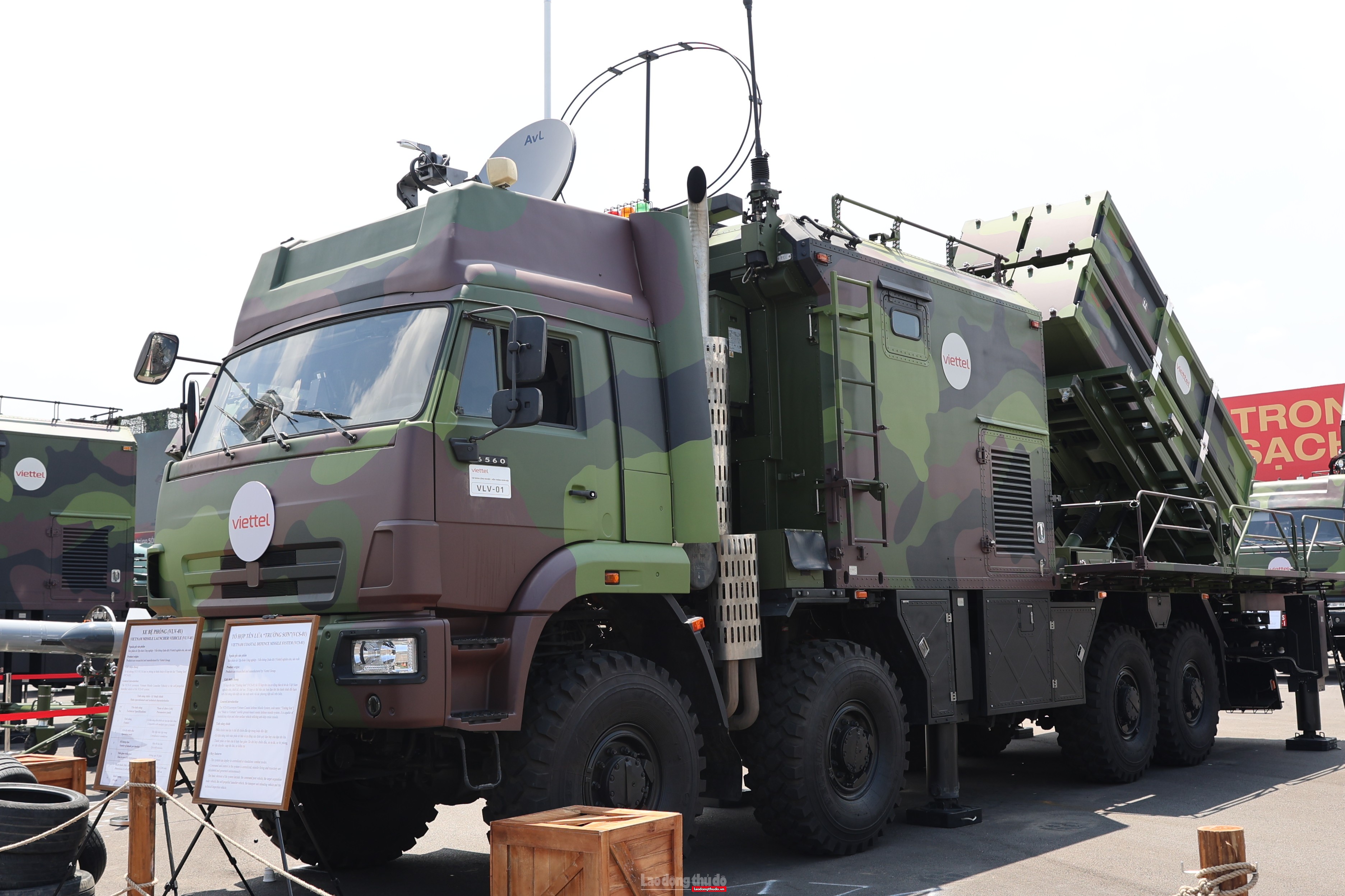 Cận cảnh các khí tài quân sự hiện đại của Việt Nam Cận cảnh các khí tài quân sự hiện đại của Việt Nam