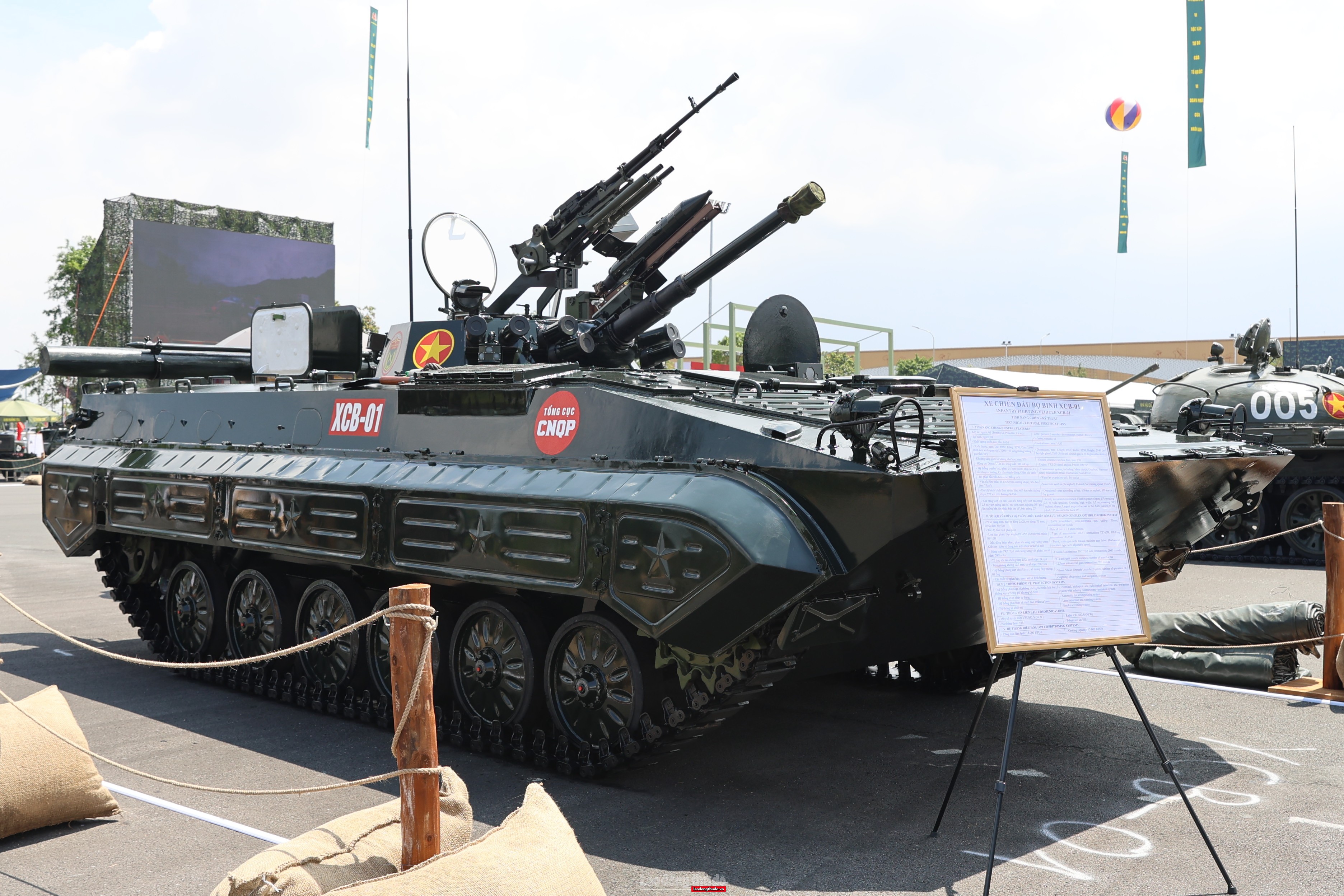 Cận cảnh các khí tài quân sự hiện đại của Việt Nam Cận cảnh các khí tài quân sự hiện đại của Việt Nam