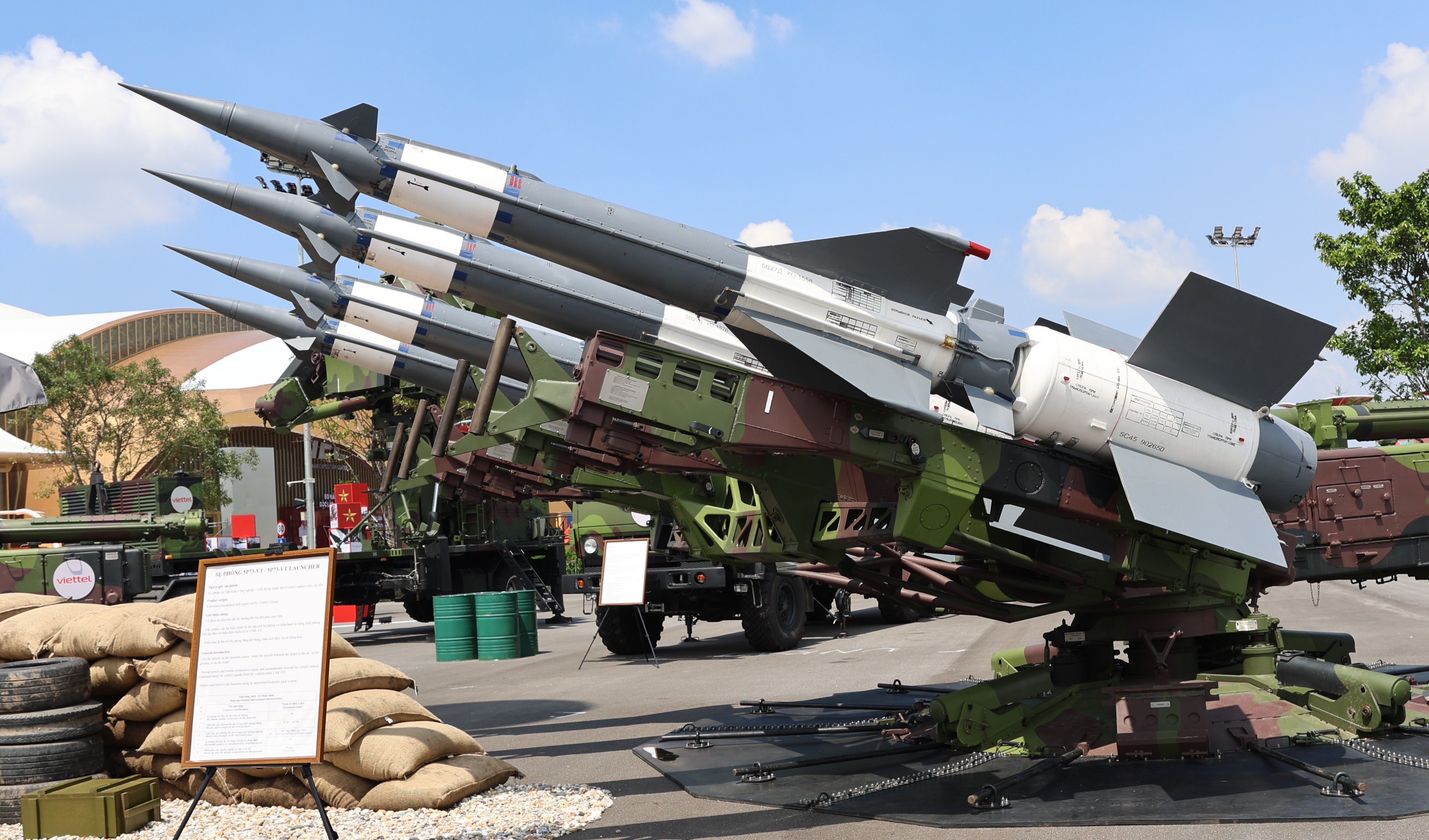 Cận cảnh các khí tài quân sự hiện đại của Việt Nam
