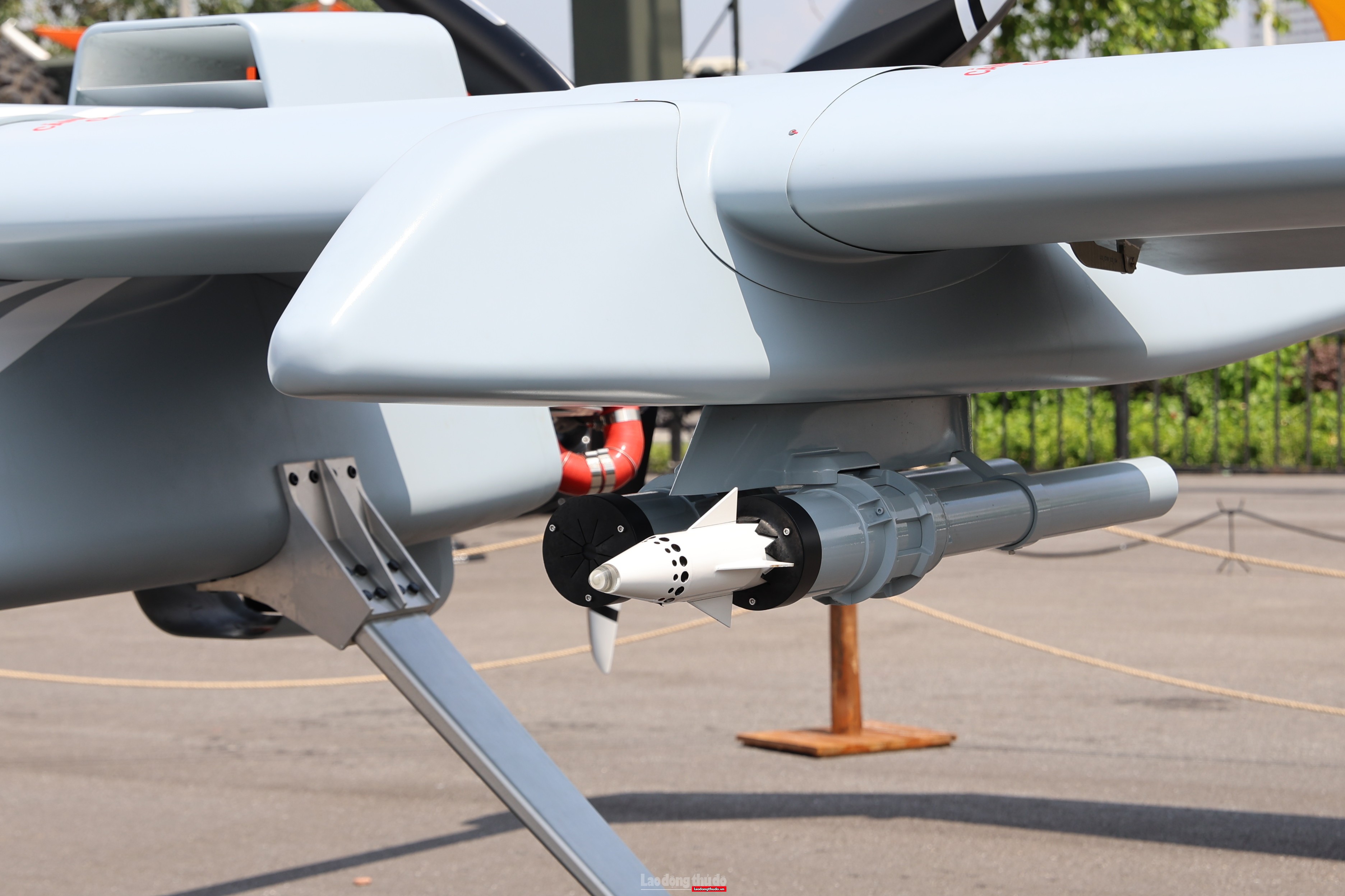 Cận cảnh các khí tài quân sự hiện đại của Việt Nam Cận cảnh các khí tài quân sự hiện đại của Việt Nam