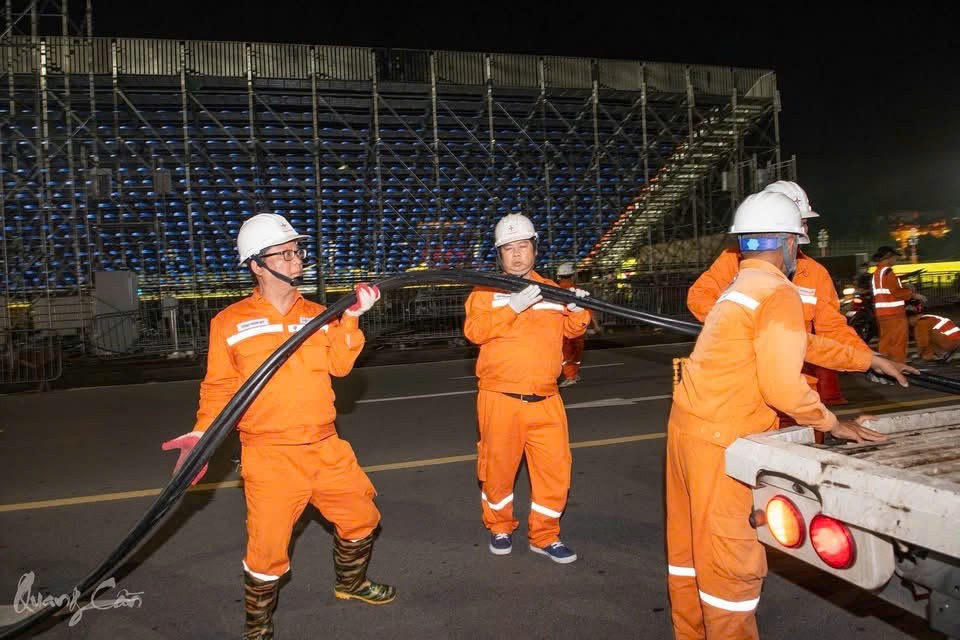 EVNHANOI ứng trực 24/24h đảm bảo cấp điện ổn định cho Đại lễ A80