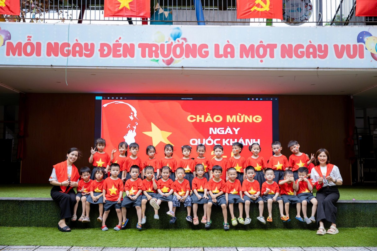 Thầy và trò Thủ đô rộn ràng trong không khí hân hoan chào mừng Đại lễ 80 năm Quốc khánh 2/9 Thầy và trò Thủ đô rộn ràng trong không khí hân hoan chào mừng Đại lễ 80 năm Quốc khánh 2/9