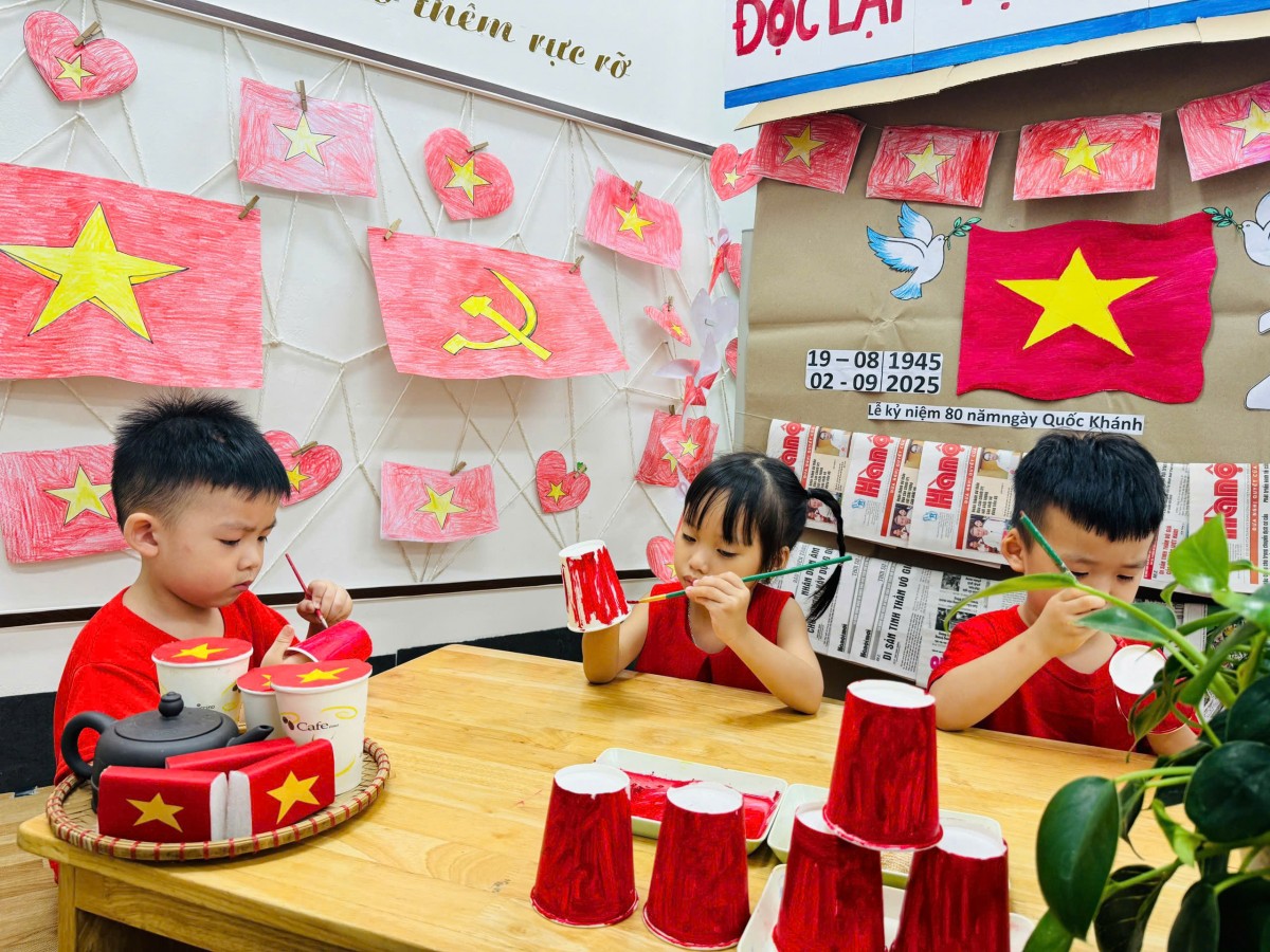 Thầy và trò Thủ đô rộn ràng trong không khí hân hoan chào mừng Đại lễ 80 năm Quốc khánh 2/9 Thầy và trò Thủ đô rộn ràng trong không khí hân hoan chào mừng Đại lễ 80 năm Quốc khánh 2/9