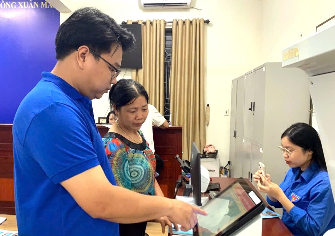 Tuổi trẻ xung kích đưa công nghệ đến từng người dân