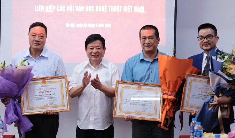 Khởi động đề án hợp tác xã điện tử và phát động phong trào văn hóa đọc