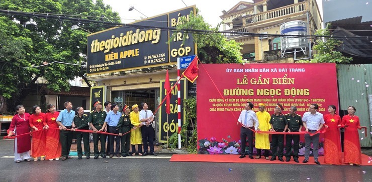 Xã Bát Tràng gắn biển 3 tuyến đường