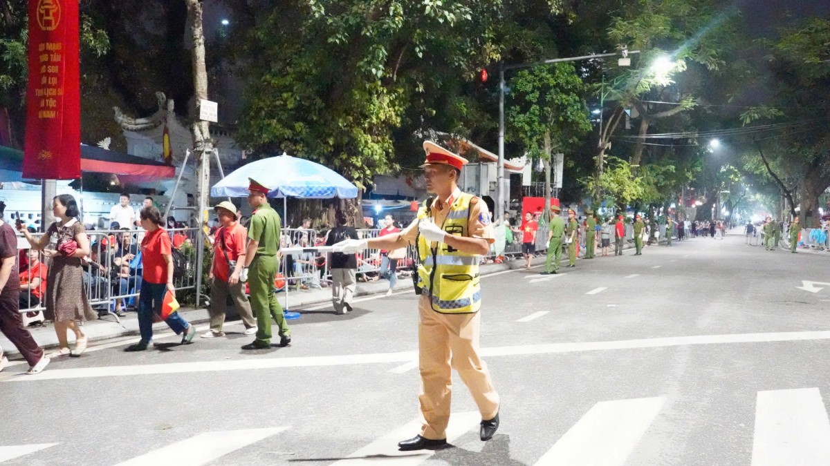 An ninh thắt chặt trước giờ tập kết các khối diễu binh