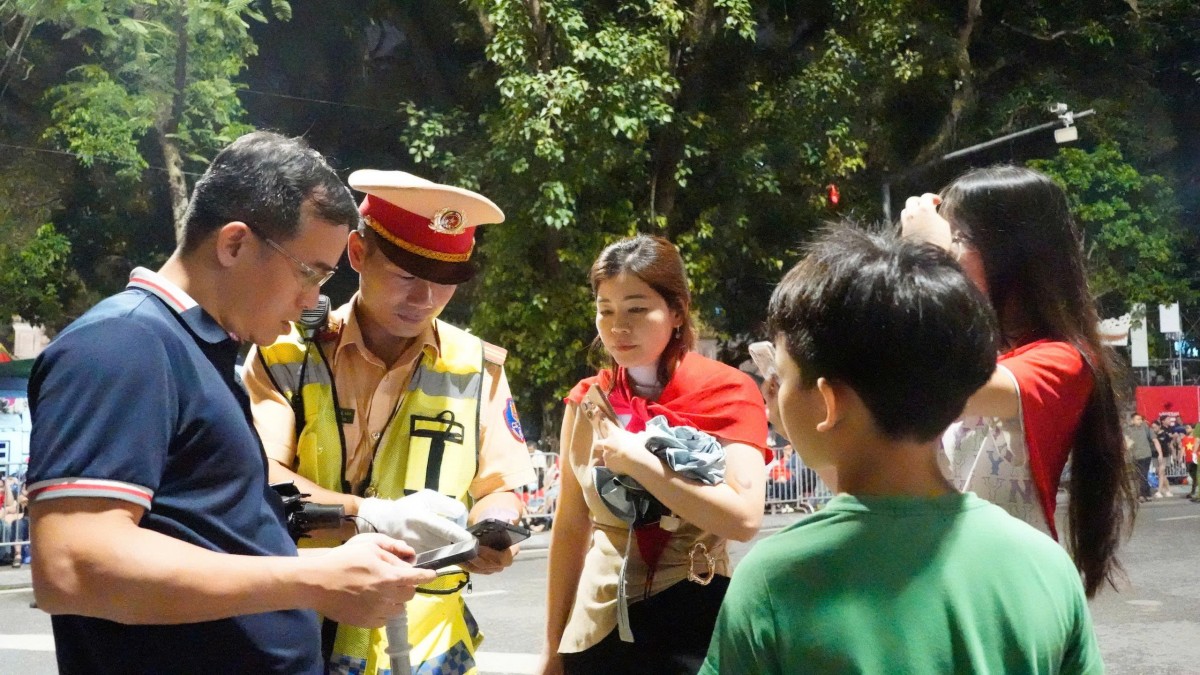 An ninh thắt chặt trước giờ tập kết các khối diễu binh