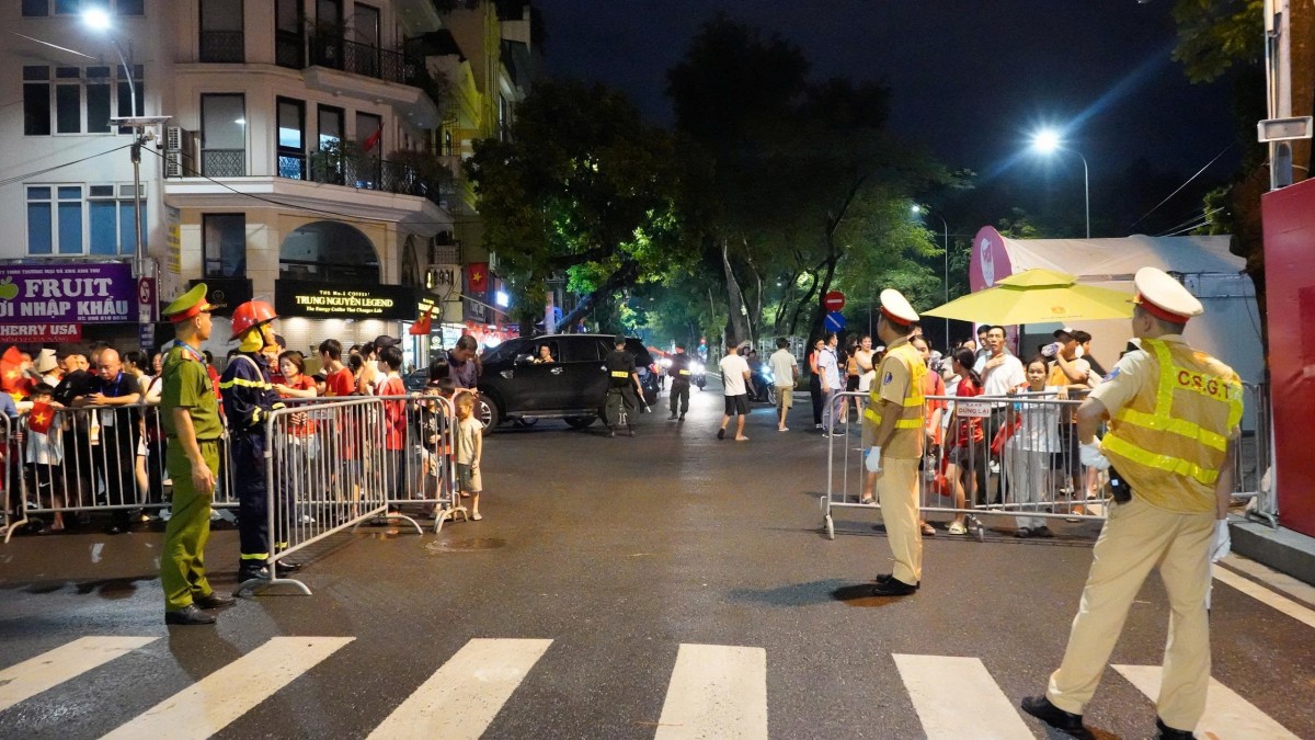 An ninh thắt chặt trước giờ tập kết các khối diễu binh An ninh thắt chặt trước giờ tập kết các khối diễu binh, diễu hành