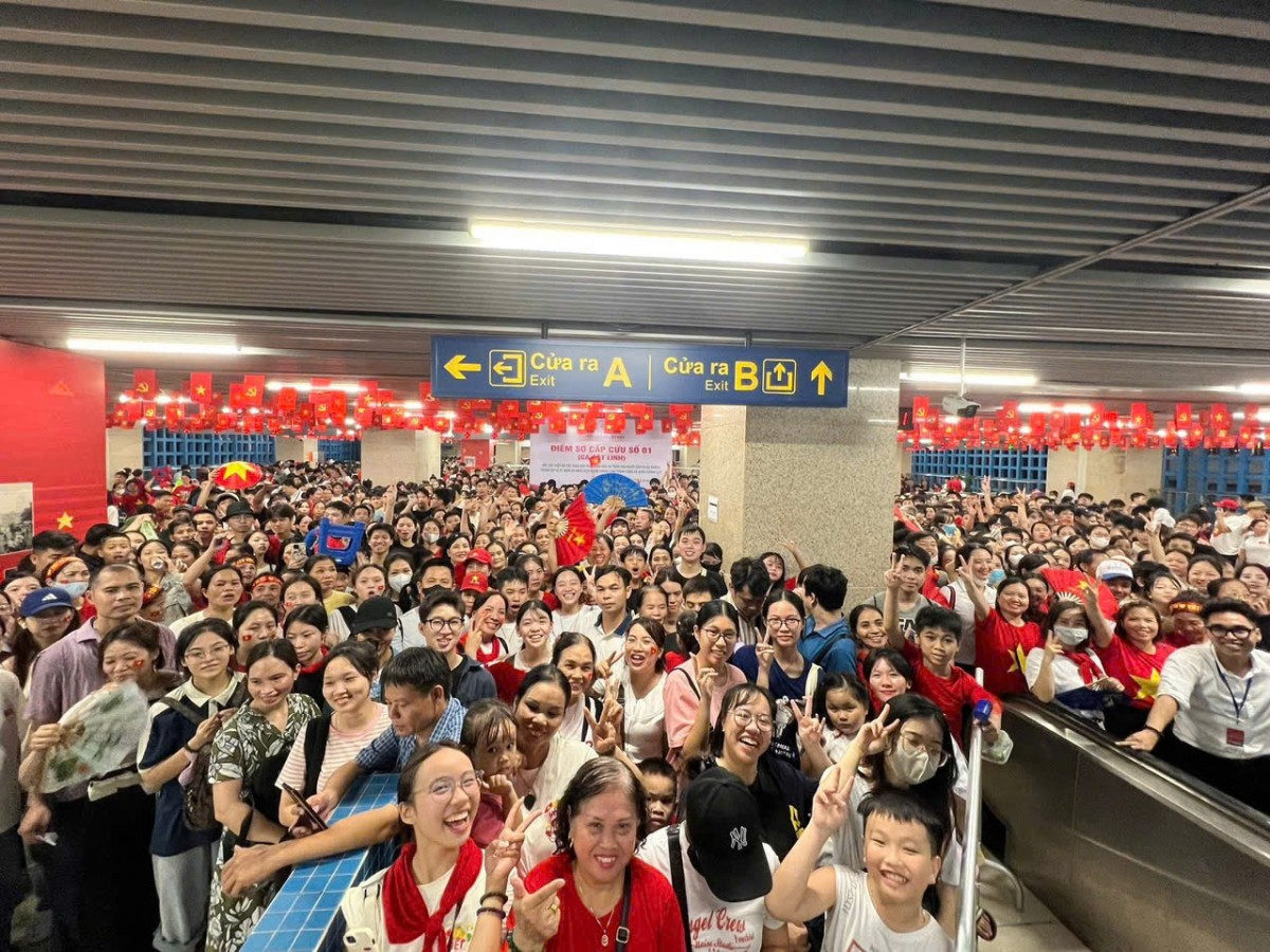 Metro Hà Nội vận hành xuyên đêm, miễn phí vé phục vụ người dân dịp Quốc khánh 2/9 Metro Hà Nội vận hành xuyên đêm, miễn phí vé phục vụ người dân dịp Quốc khánh 2/9