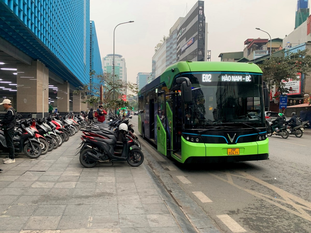Sớm hoàn thiện hạ tầng trạm sạc, thúc đẩy chuyển đổi phương tiện xanh