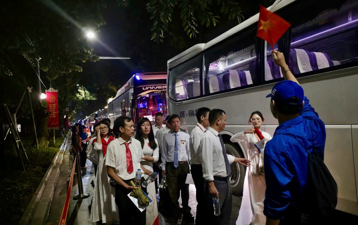 Thanh niên Thủ đô “tiếp sức” cho Tổng duyệt diễu binh, diễu hành A80