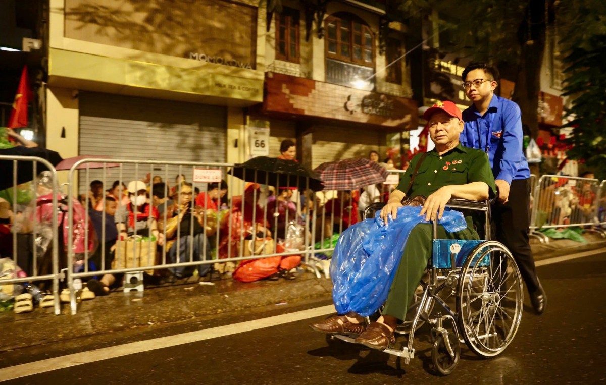 Thanh niên Thủ đô “tiếp sức” cho Tổng duyệt diễu binh, diễu hành A80