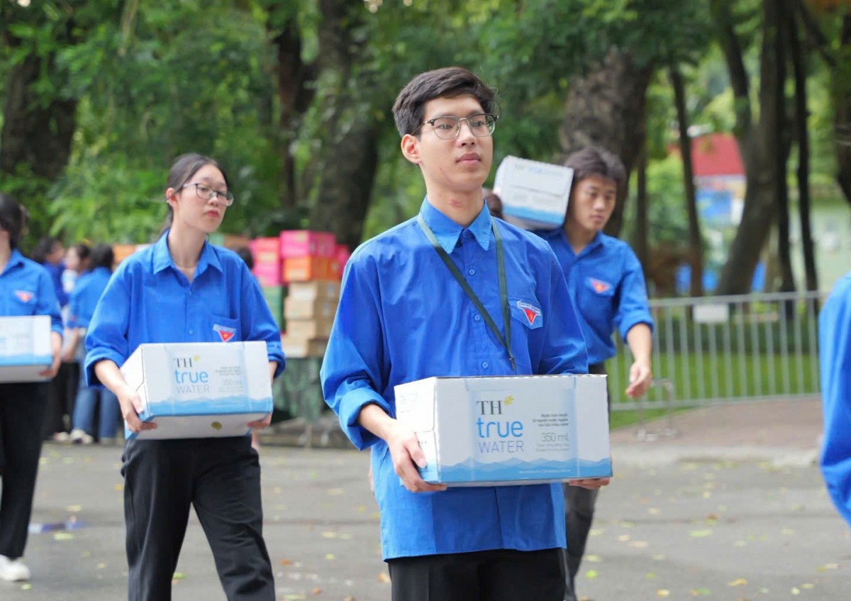 Thanh niên Thủ đô “tiếp sức” cho Tổng duyệt diễu binh, diễu hành A80