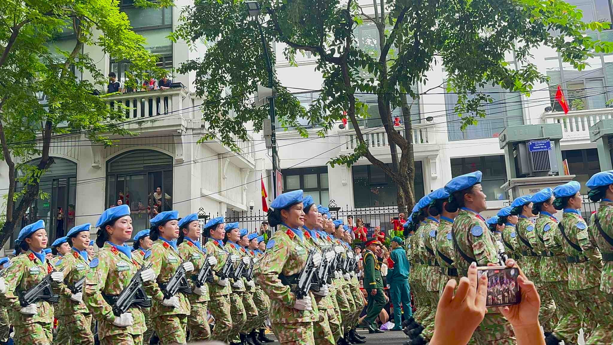 Hồ Gươm rợp sắc cờ hoa trong lễ tổng duyệt diễu binh, diễu hành mừng Quốc khánh