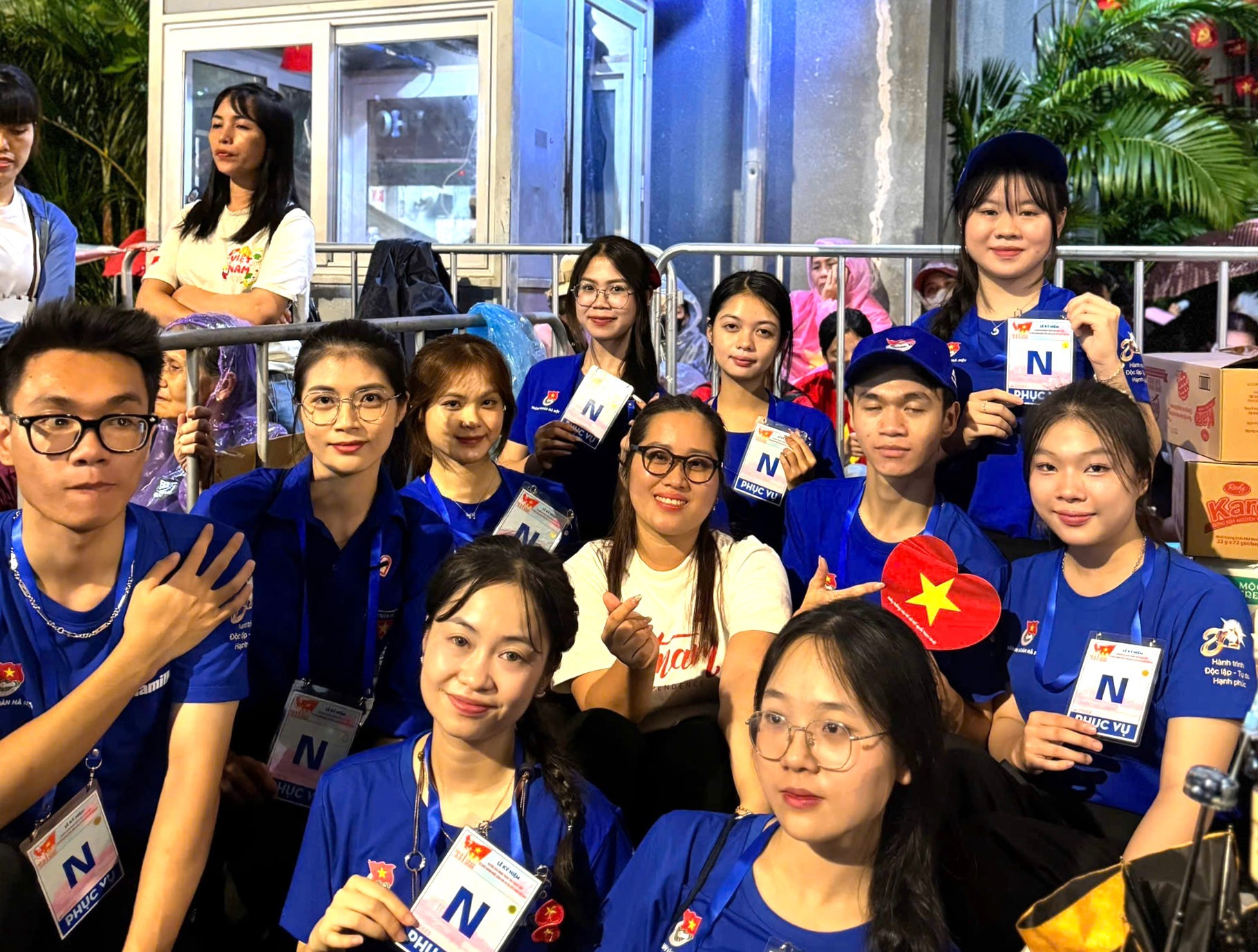 Hồ Gươm rợp sắc cờ hoa trong lễ tổng duyệt diễu binh, diễu hành mừng Quốc khánh