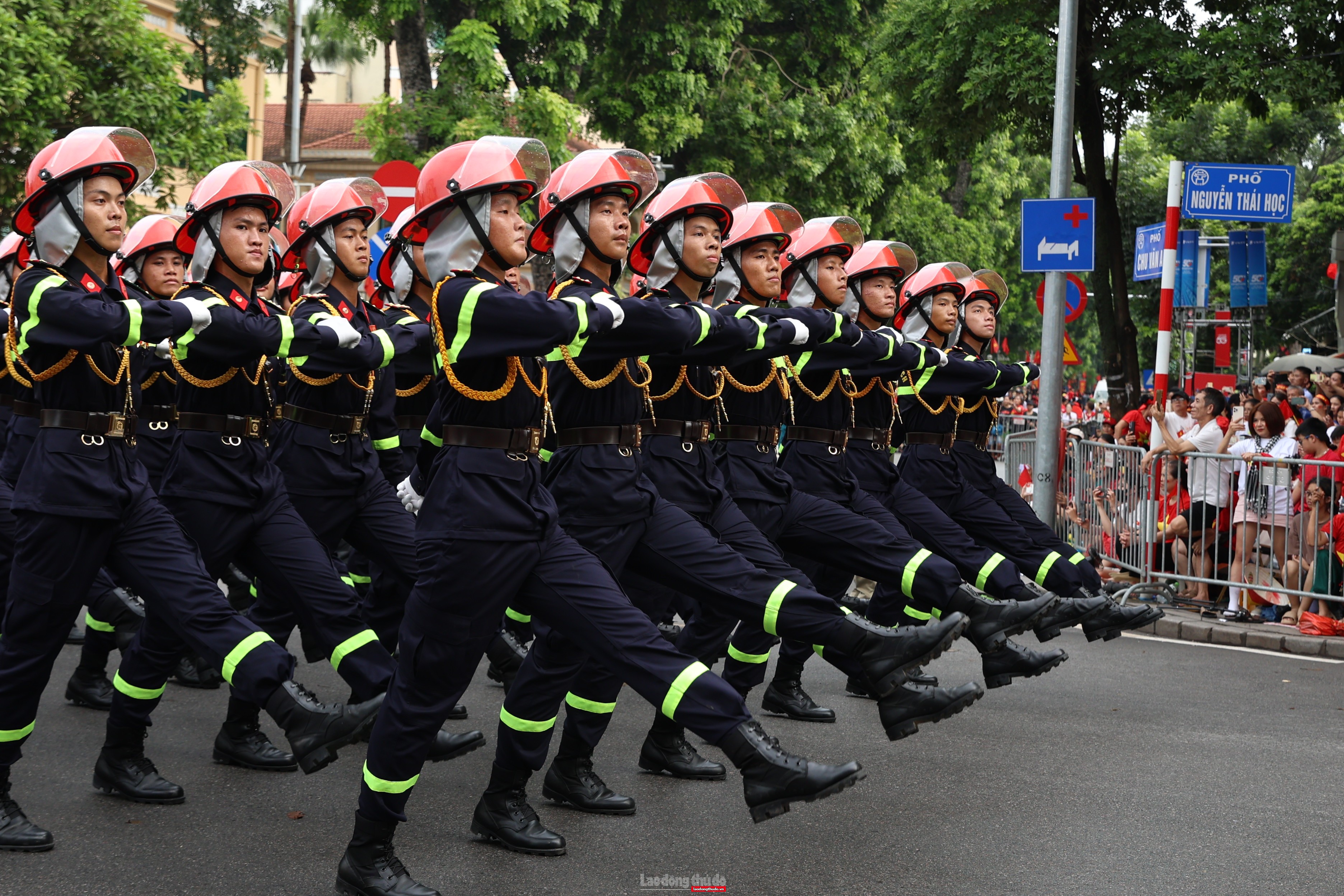 Ấn tượng hình ảnh các khối tham gia diễu binh, diễu hành A80