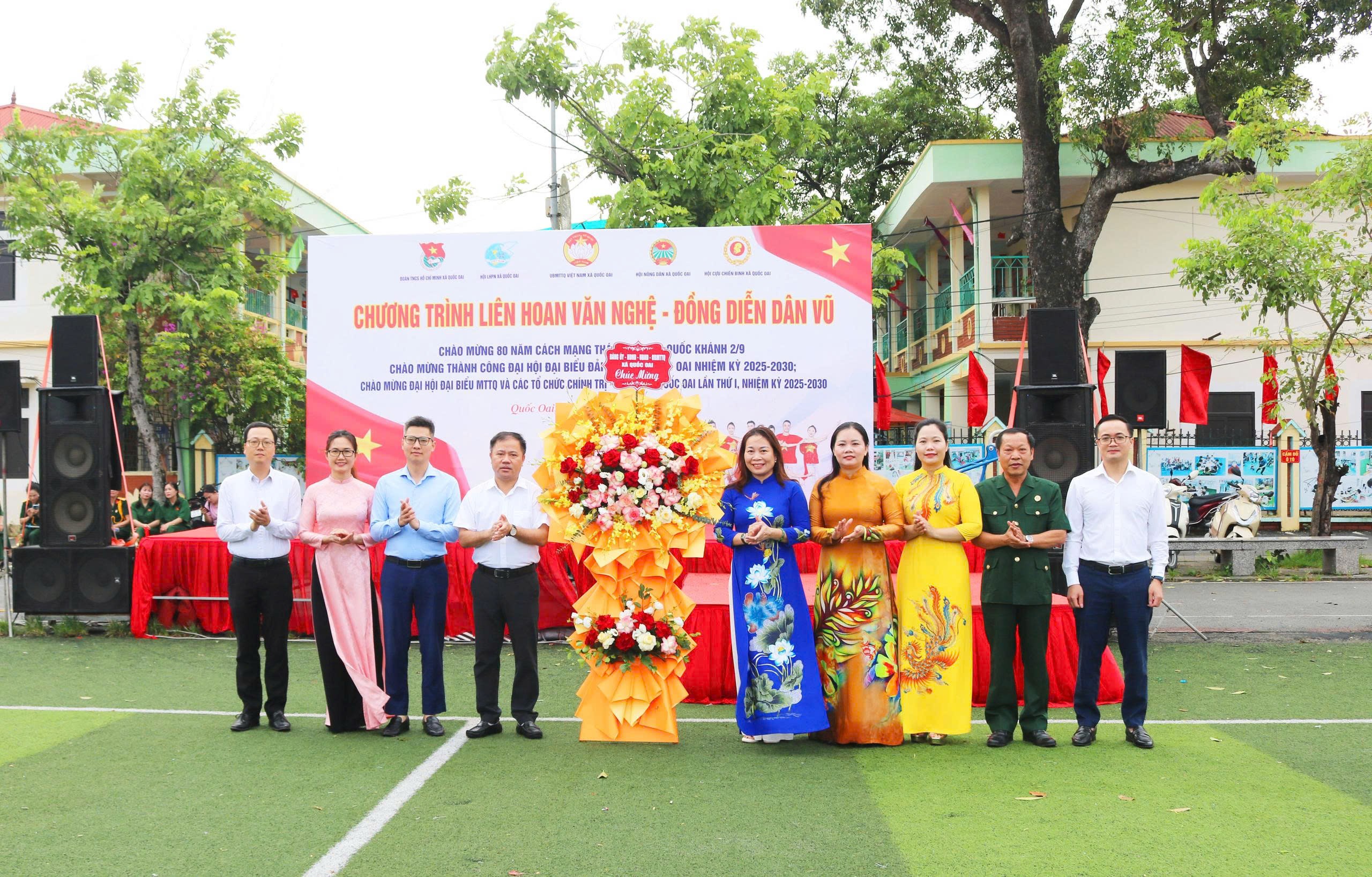 xã Quốc Oai đồng diễn Quốc Oai: Liên hoan văn nghệ quần chúng và đồng diễn dân vũ chào mừng đại lễ 2/9