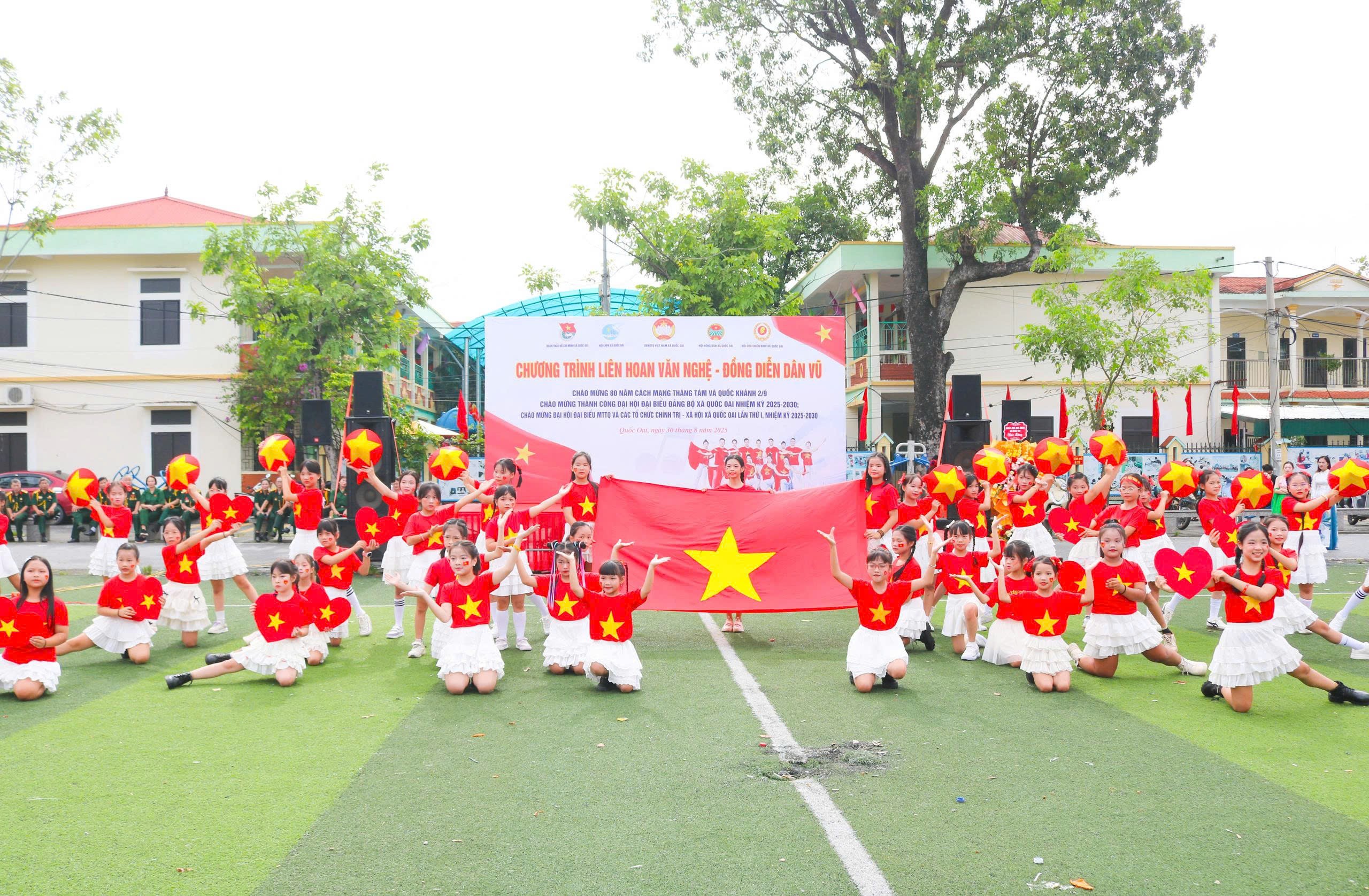 xã Quốc Oai đồng diễn Quốc Oai: Liên hoan văn nghệ quần chúng và đồng diễn dân vũ chào mừng đại lễ 2/9