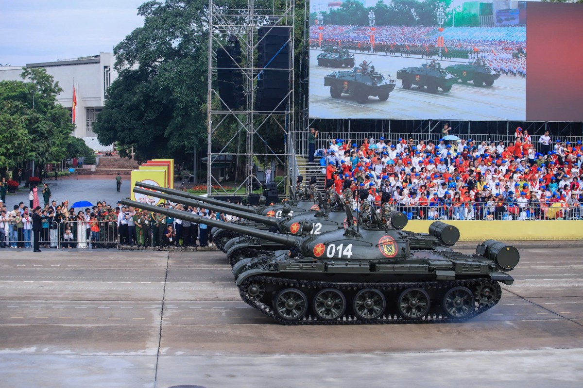 Dàn Khí Tài Hiện Đại Phô Diễn Sức Mạnh Trên Quảng Trường Ba Đình Dàn Khí Tài Hiện Đại Phô Diễn Sức Mạnh Trên Quảng Trường Ba Đình