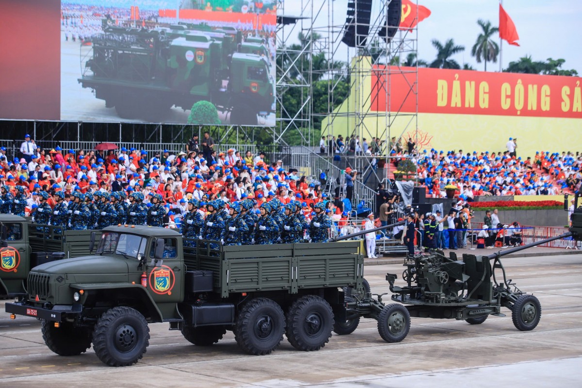 Dàn Khí Tài Hiện Đại Phô Diễn Sức Mạnh Trên Quảng Trường Ba Đình Dàn Khí Tài Hiện Đại Phô Diễn Sức Mạnh Trên Quảng Trường Ba Đình