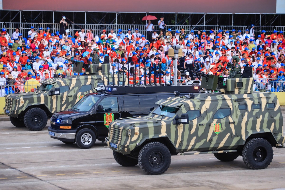 Dàn Khí Tài Hiện Đại Phô Diễn Sức Mạnh Trên Quảng Trường Ba Đình Dàn Khí Tài Hiện Đại Phô Diễn Sức Mạnh Trên Quảng Trường Ba Đình