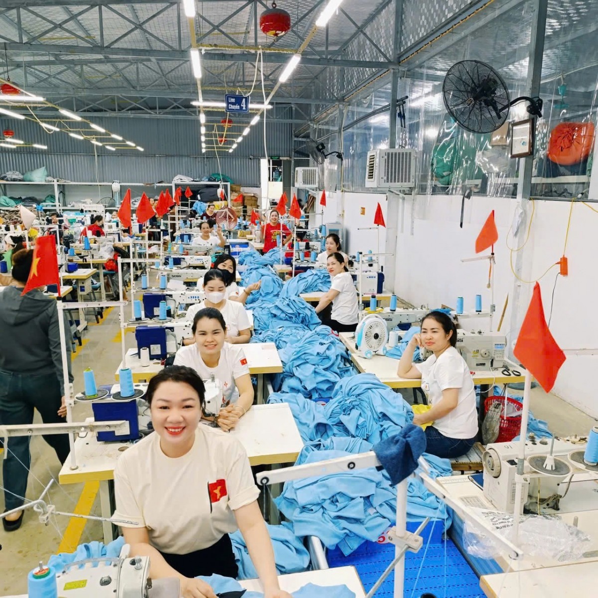 Công nhân lao động Thủ đô: Tự hào đi cùng trách nhiệm Công nhân lao động Thủ đô: Tự hào đi cùng trách nhiệm