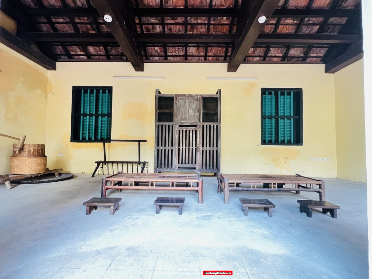 Thăm ngôi nhà cổ, nơi Bác Hồ viết “Lời kêu gọi toàn quốc kháng chiến” Thăm ngôi nhà cổ, nơi Bác Hồ viết “Lời kêu gọi toàn quốc kháng chiến”