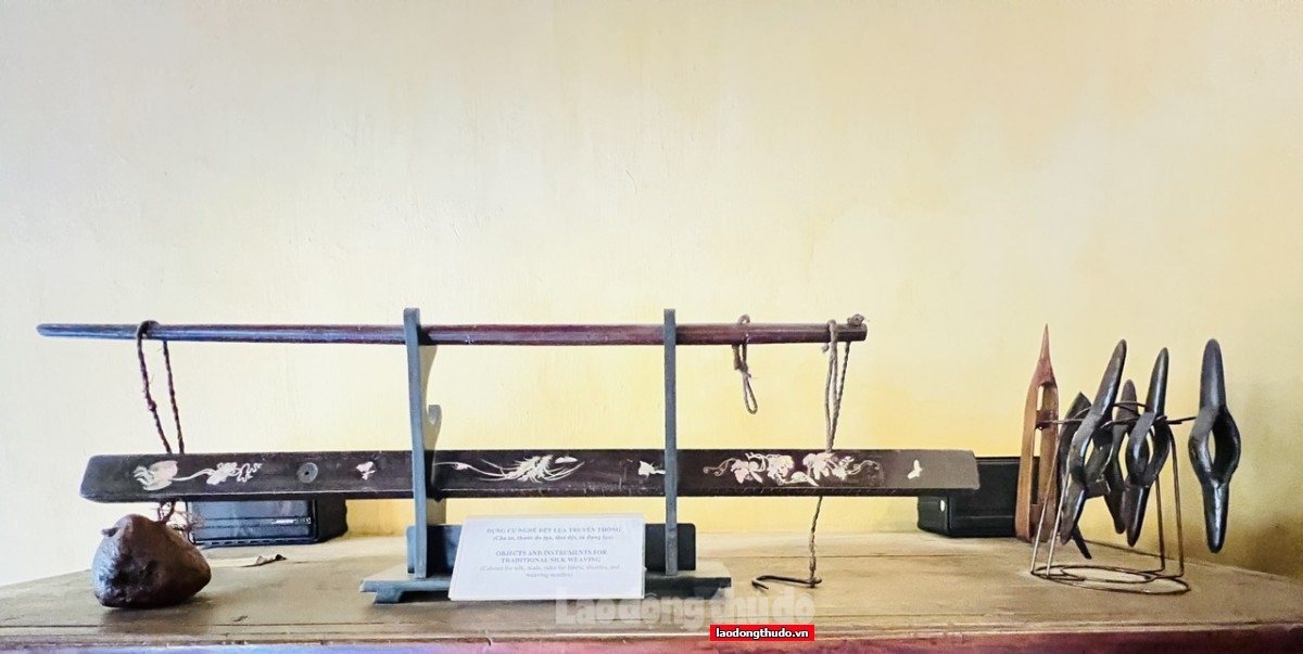 Thăm ngôi nhà cổ, nơi Bác Hồ viết “Lời kêu gọi toàn quốc kháng chiến” Thăm ngôi nhà cổ, nơi Bác Hồ viết “Lời kêu gọi toàn quốc kháng chiến”