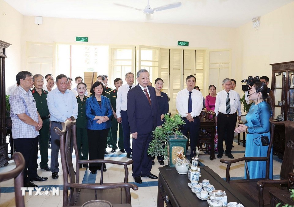 Tổng Bí thư Tô Lâm đến dâng hương và thăm nơi Chủ tịch Hồ Chí Minh soạn thảo “Tuyên ngôn Độc lập”