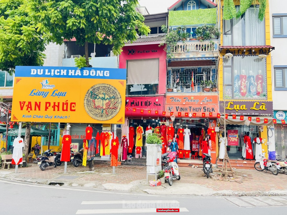 Thị trường hàng hóa sôi động mừng Quốc khánh 2/9