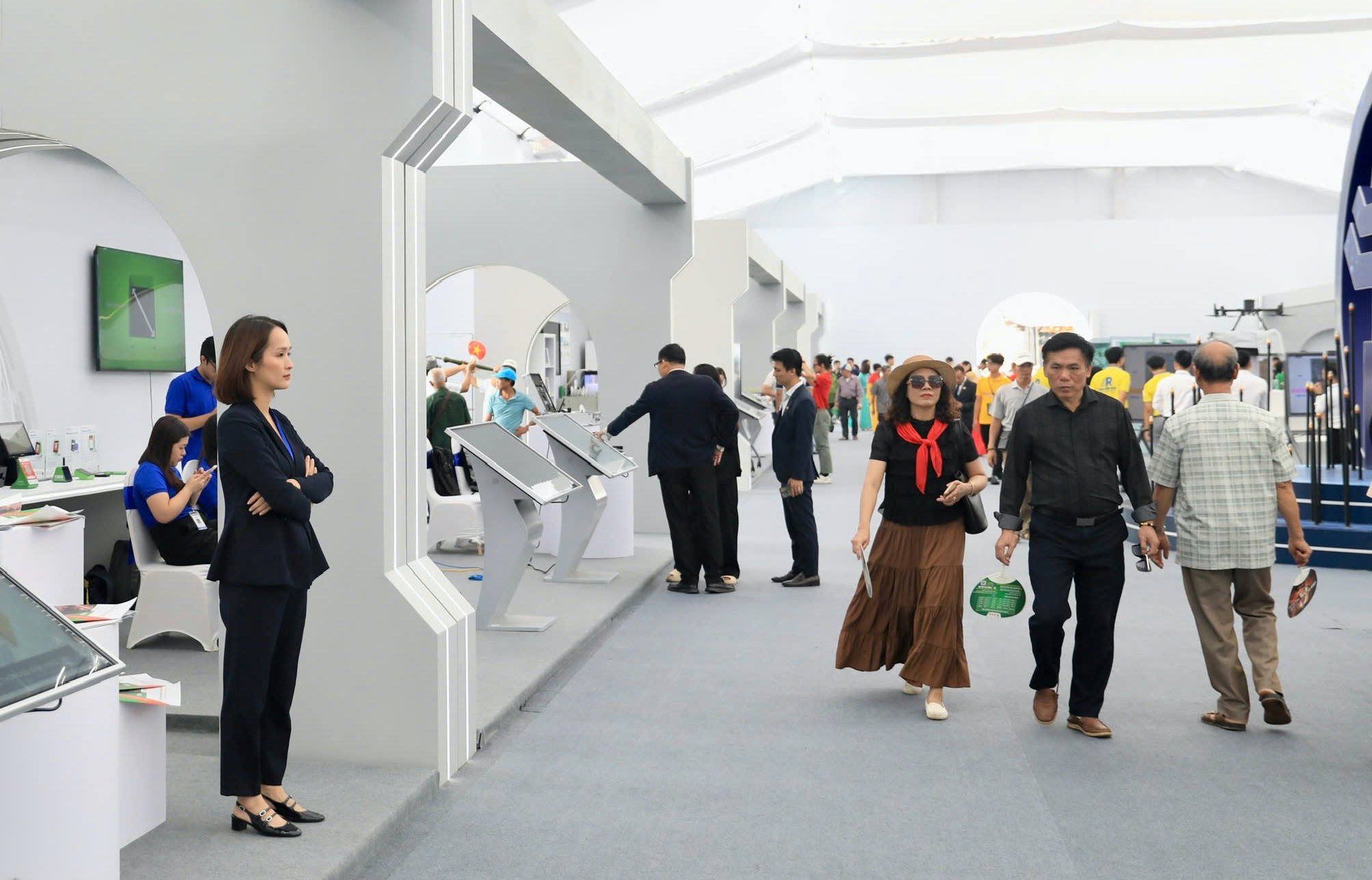 Trong 3 ngày đầu mở cửa, Triển lãm thành tựu đất nước thu hút hơn 1,18 triệu lượt khách