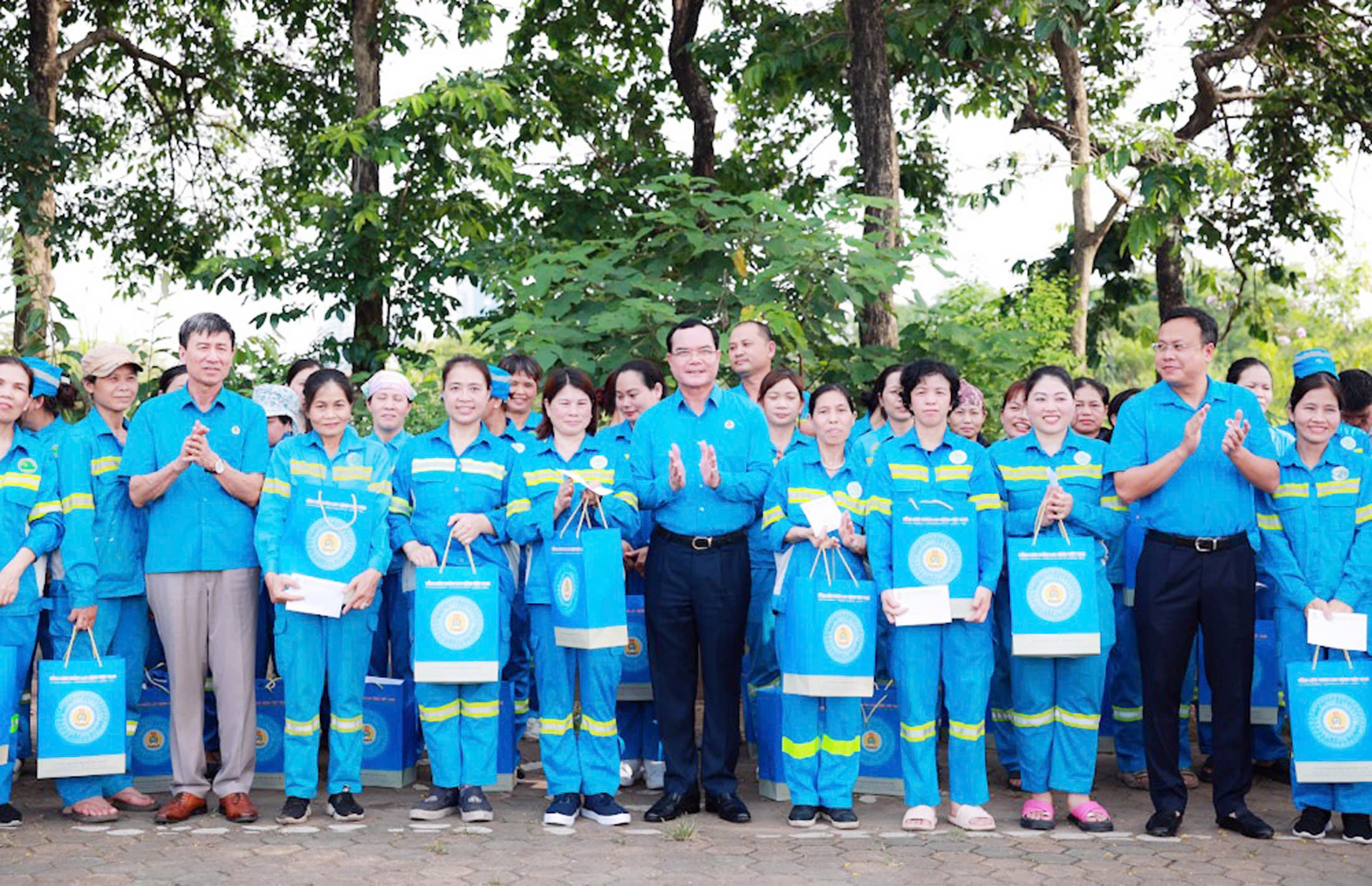 Tổ chức Công đoàn: Tự hào cùng dân tộc viết những trang sử hào hùng