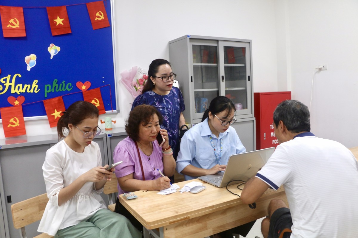 Người dân phường Cửa Nam: “Vui lắm khi nhận quà Tết Độc lập”