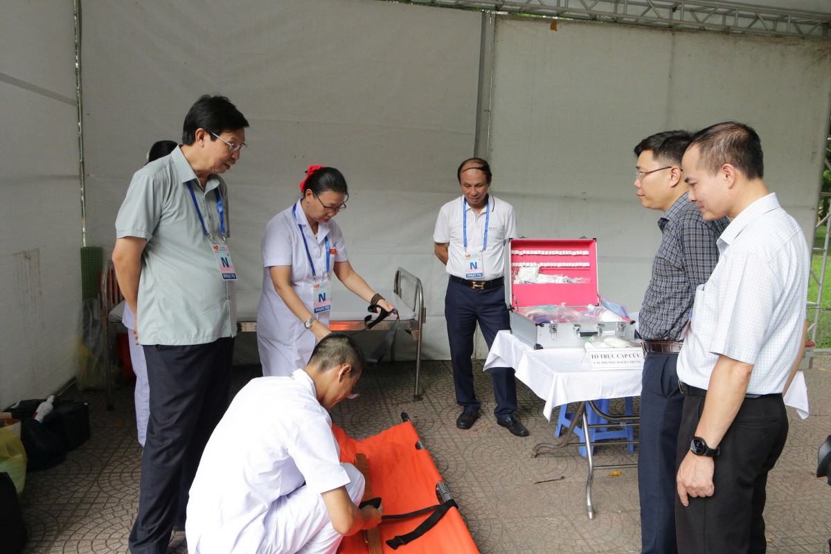 Phó Giám đốc Sở Y tế Hà Nội kiểm tra công tác y tế phục vụ sự kiện A80