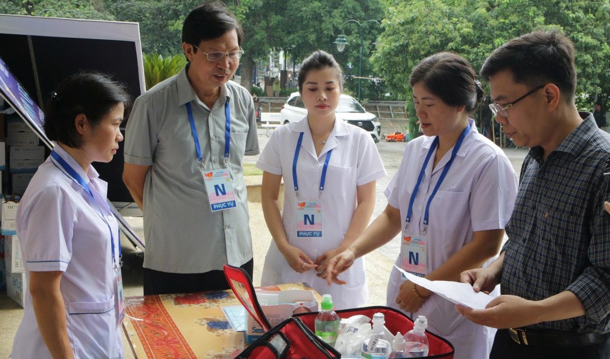 Phó Giám đốc Sở Y tế Hà Nội kiểm tra công tác y tế phục vụ sự kiện A80