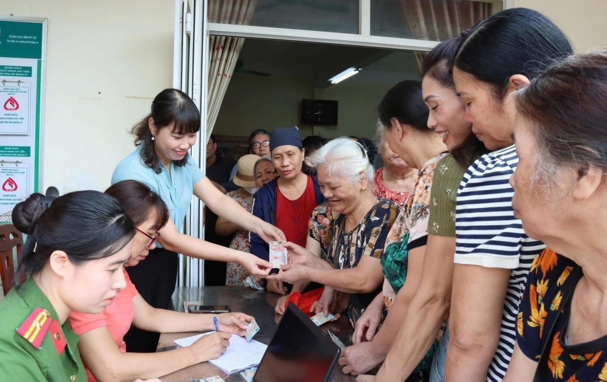 Thủ tướng yêu cầu đẩy nhanh việc tặng quà nhân dân dịp Quốc khánh 2/9