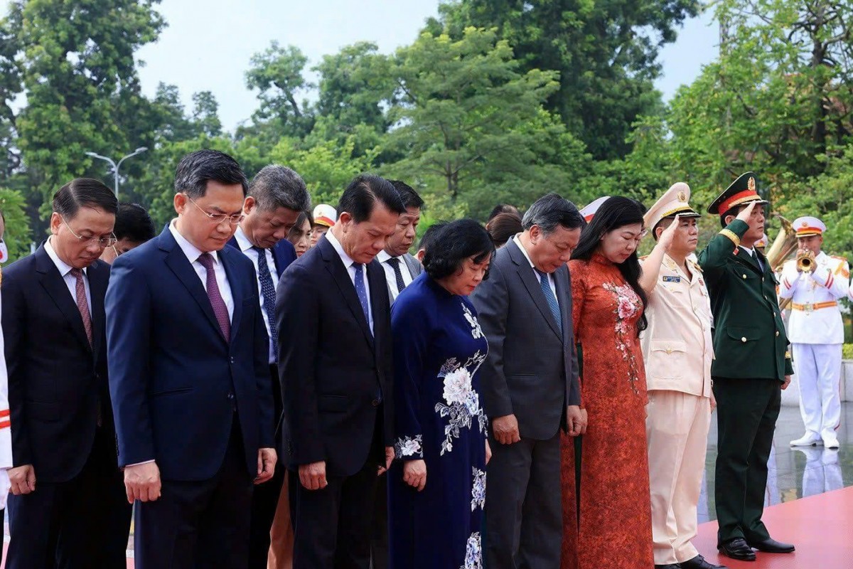 Lãnh đạo Đảng, Nhà nước vào Lăng viếng Chủ tịch Hồ Chí Minh nhân dịp 80 năm Quốc khánh