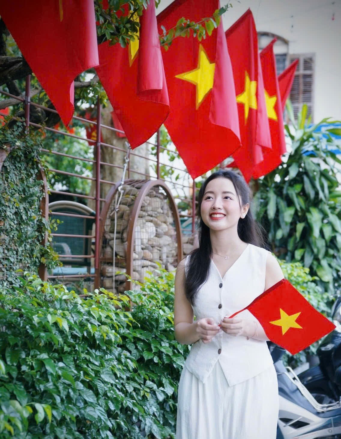 Rực rỡ cờ đỏ sao vàng trên quê hương cách mạng Nghệ An