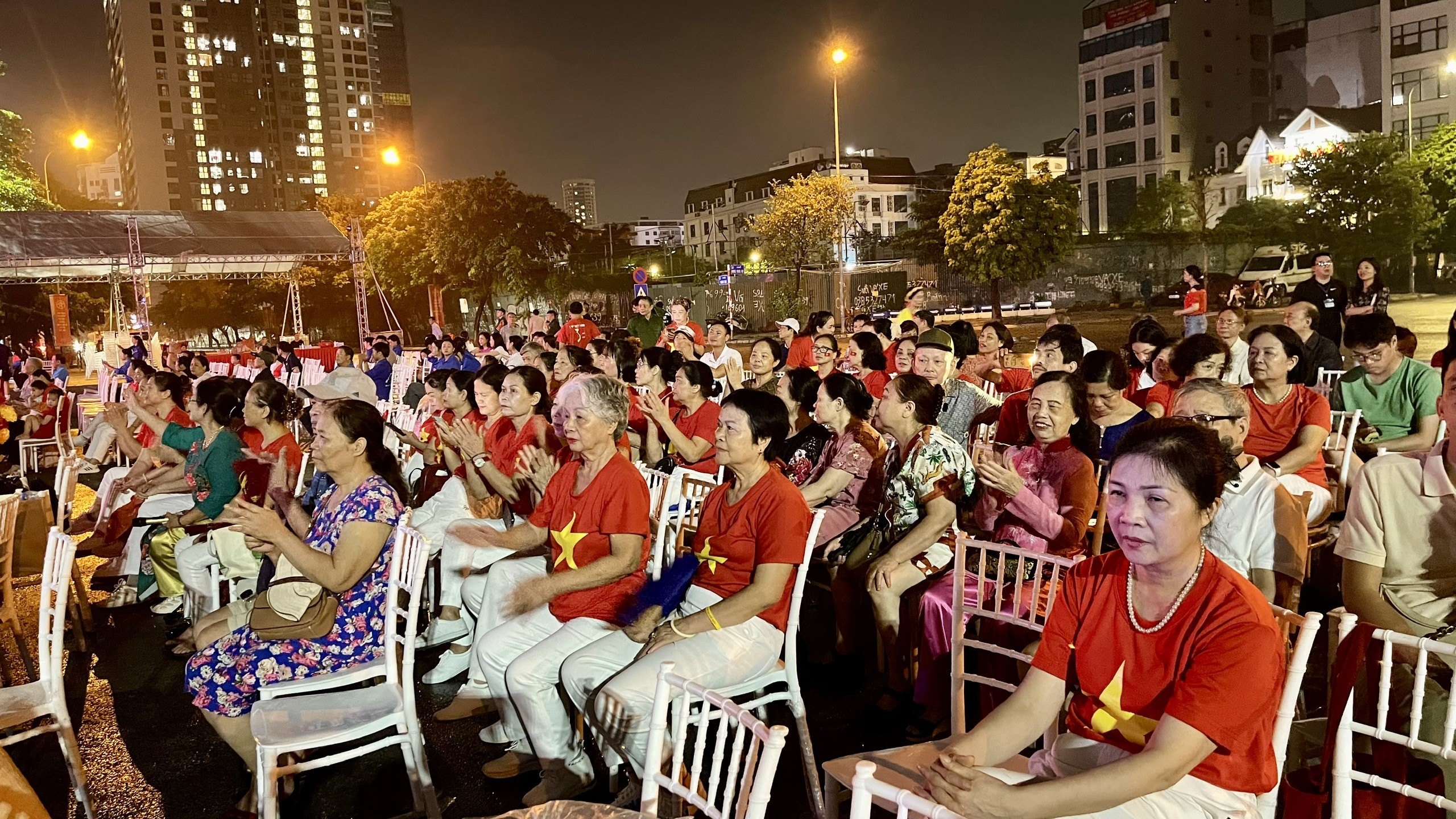 Cầu Giấy: Sôi nổi chương trình văn nghệ chào mừng 80 năm Quốc khánh 2/9