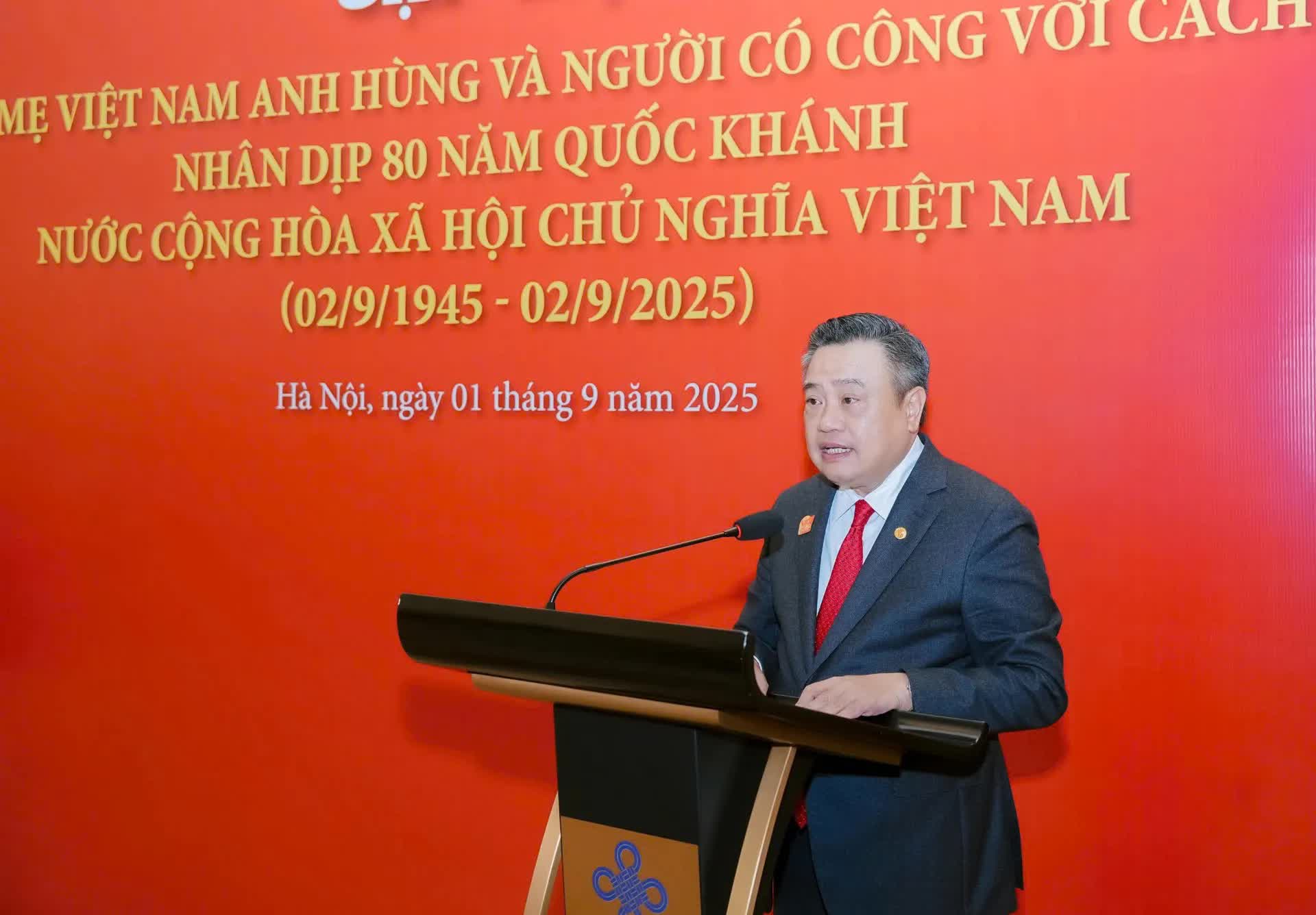 Chủ tịch UBND thành phố Hà Nội Trần Sỹ Thanh gặp mặt người có công tiêu biểu dự Đại lễ A80 Chủ tịch UBND thành phố Hà Nội Trần Sỹ Thanh gặp mặt người có công tiêu biểu dự Đại lễ A80