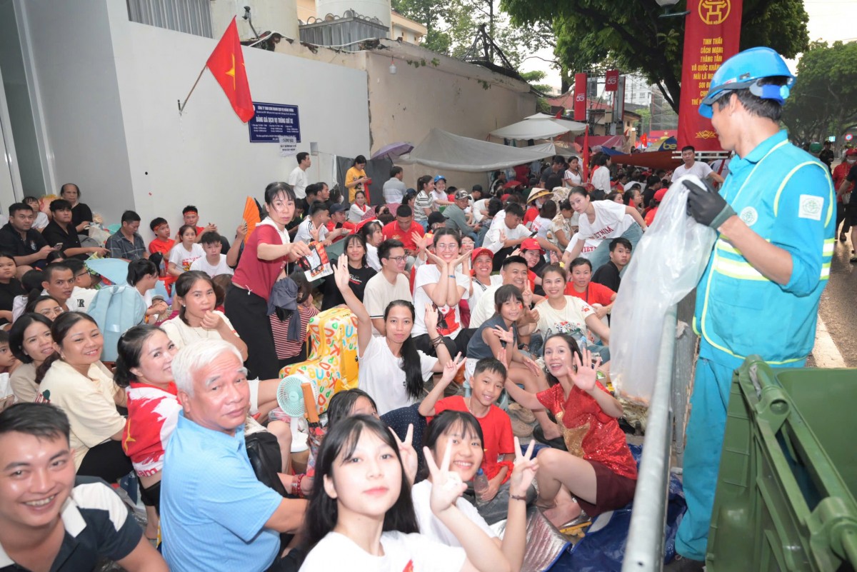 Đoàn viên “áo xanh”, điểm tựa lặng thầm trong lễ kỷ niệm A80