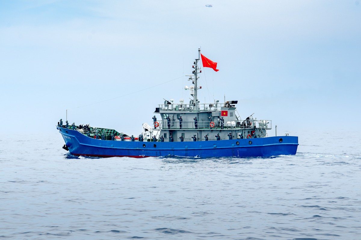 Hình ảnh diễu binh các lực lượng vũ trang trên biển